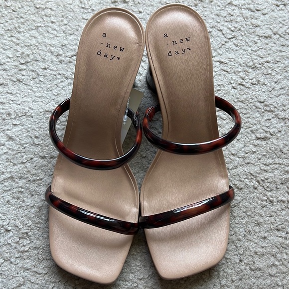 A New Day- Cass Square Toe Heels TORTOISE - Picture 3 of 4